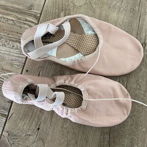 Leo Dancewear Pink Ballet Slippers size 5.5